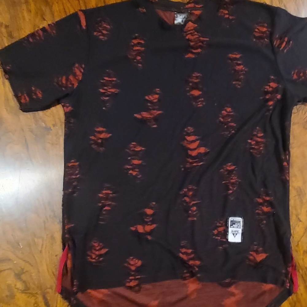 Large Rave black and red t-shirt
